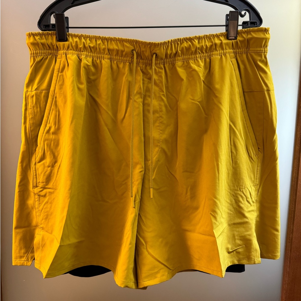 Nike Dri-Fit Men’s Training Shorts Size XL 7” Length